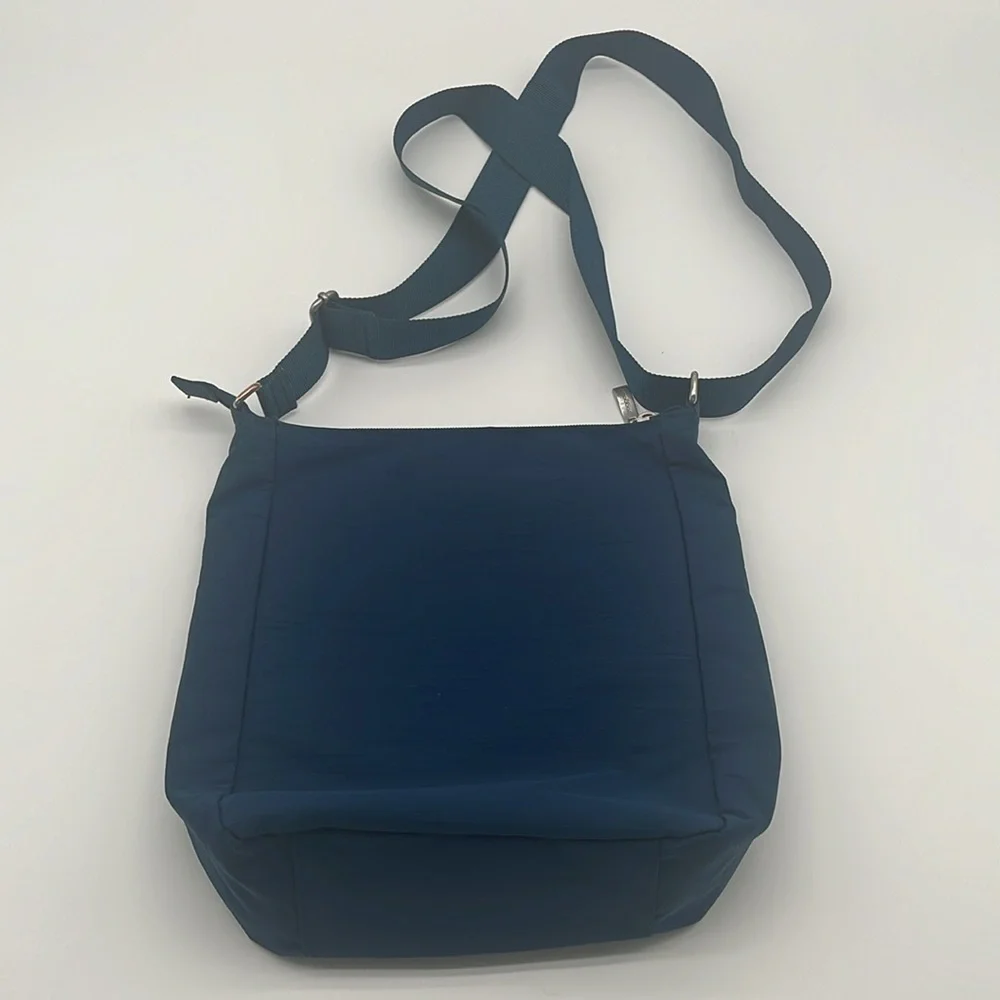 Baggallini Blue Medium Flap Crossbody Travel Bag BLEMISH